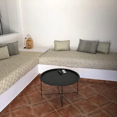 Nyaraló το μικρό σπίτι στο λιβάδι The Little House In The Meadow Parthénion