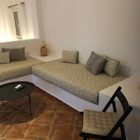 Nyaraló το μικρό σπίτι στο λιβάδι The Little House In The Meadow *