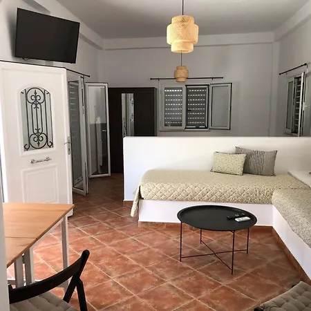 Nyaraló το μικρό σπίτι στο λιβάδι The Little House In The Meadow Parthénion