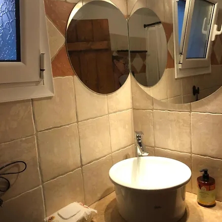 το μικρό σπίτι στο λιβάδι The Little House In The Meadow Case de vacanță Parthénion